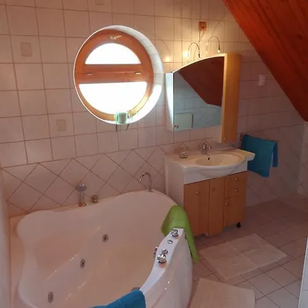 Veranda Vendeghaz Penzion Pécsely
